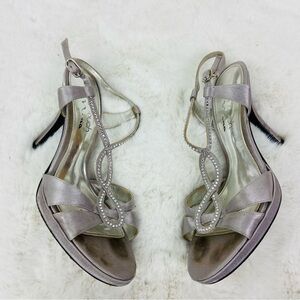 Touch of Nina Metallic silver satin Infinity studded Strap Heels size 7